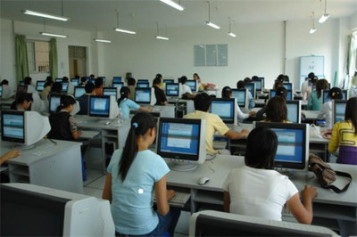 國嵌教育軟件的技術開發 創新驅動與未來展望